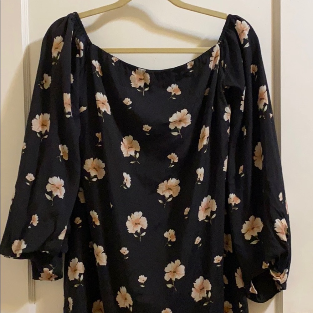 🌸Lucy Paris off the shoulder dress🌸